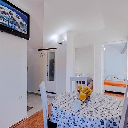 Beautiful Apartment In Vela Luka With Wifi Bagian luar foto