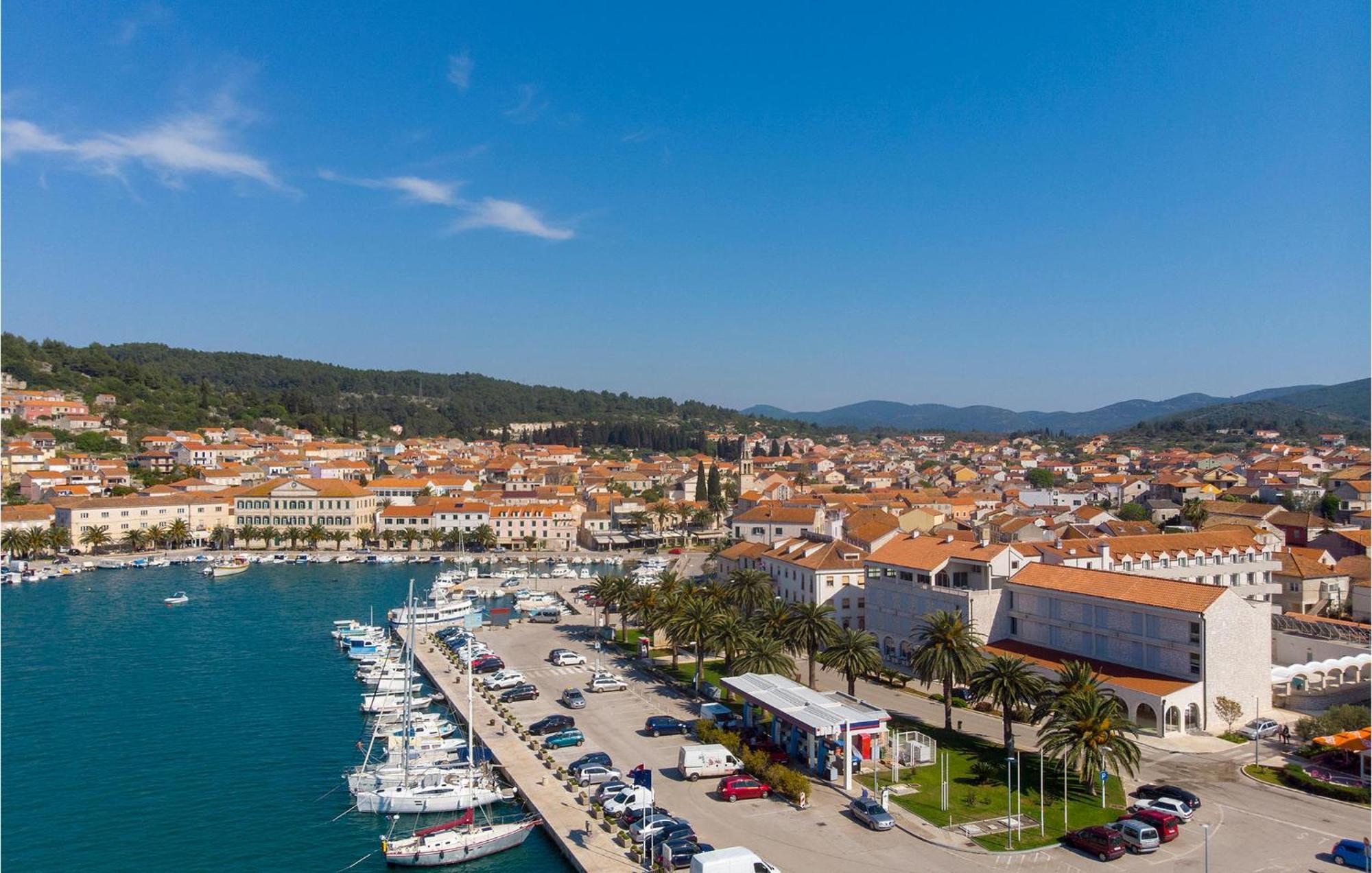 Beautiful Apartment In Vela Luka With Wifi Bagian luar foto