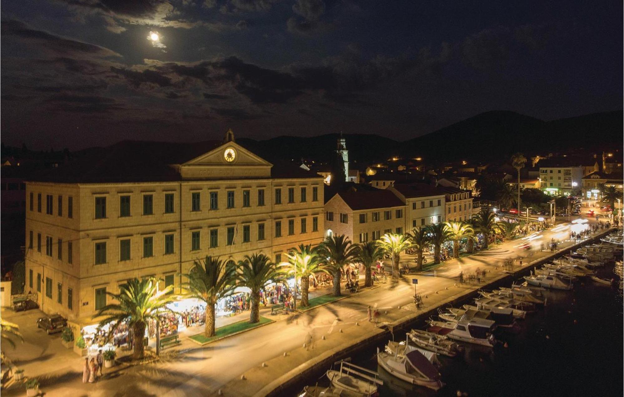 Beautiful Apartment In Vela Luka With Wifi Bagian luar foto