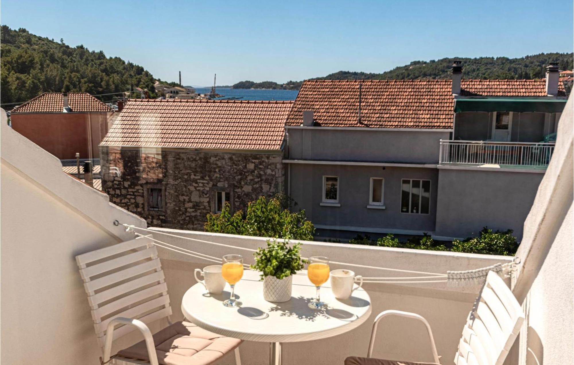 Beautiful Apartment In Vela Luka With Wifi Bagian luar foto
